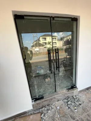 Frameless Swing Door Shower Cubicle