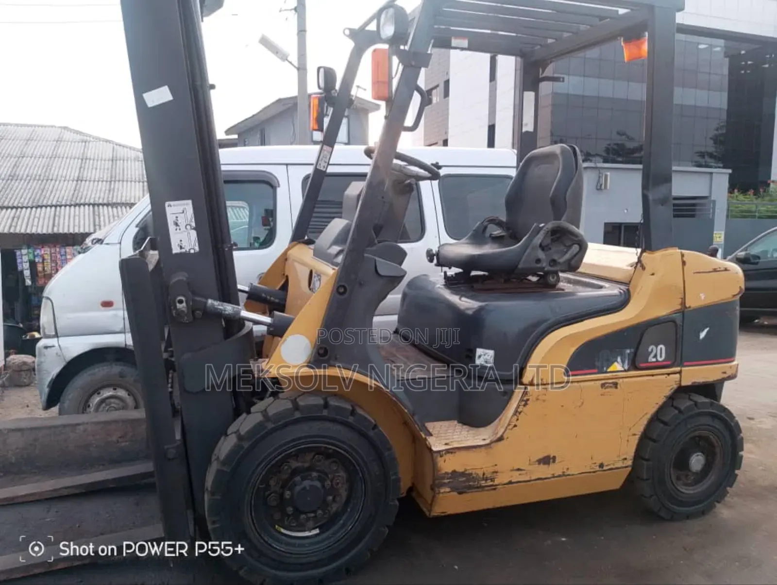 2tons Caterpillar Forklift