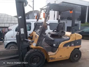 2tons Caterpillar Forklift