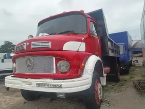 Mercedes Benz 911 Tipper Truck With Axillary