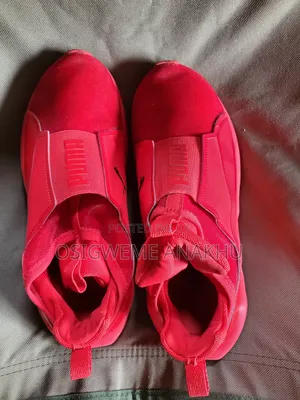 Photo - Puma Sneakers (Size 40)