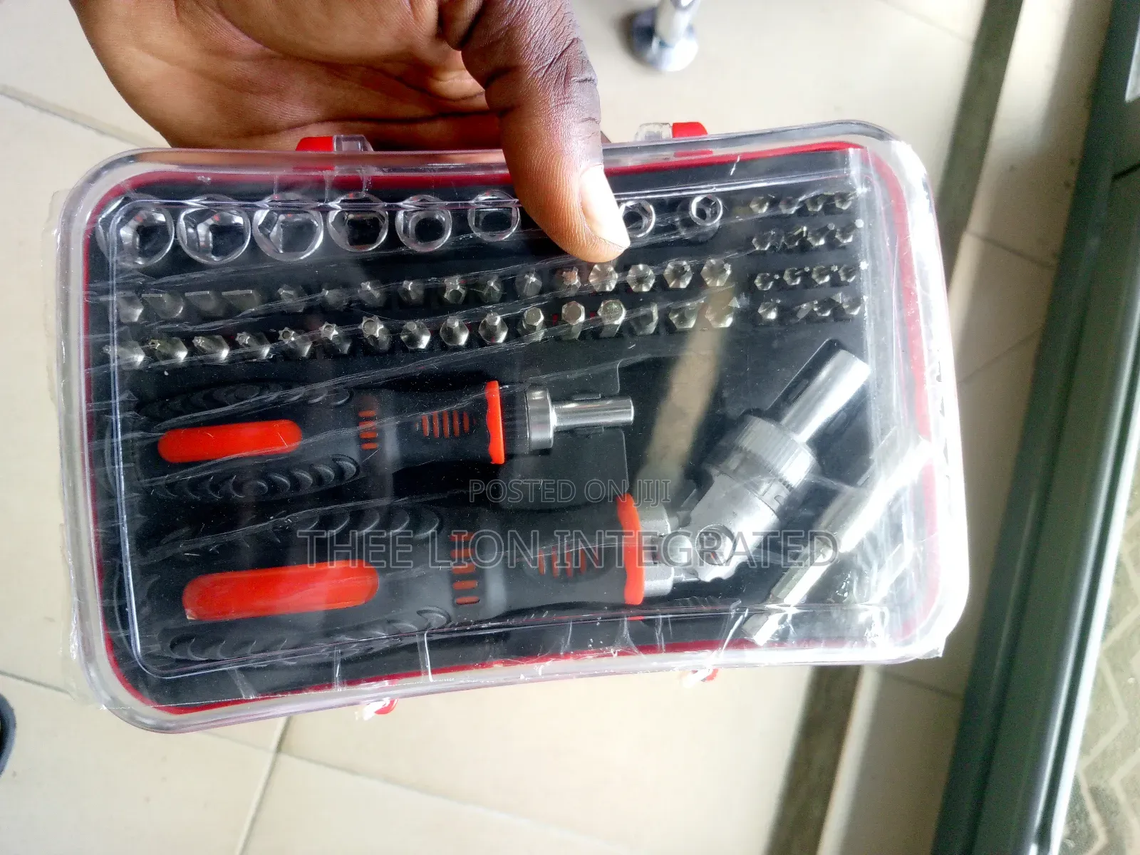 61-in-1 Ratcheting Screwdriver Set