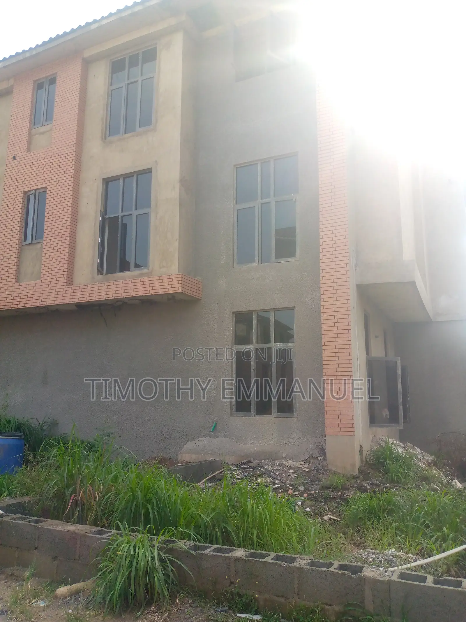6 Bedrooms Fully Detached Duplex