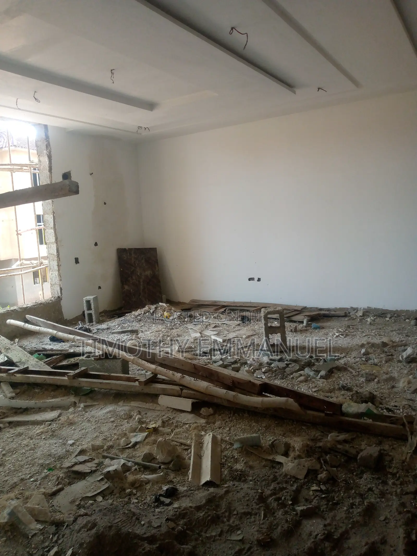 6 Bedrooms Fully Detached Duplex