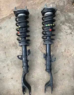 Mercedes Benz Front Shock and Low Armsetting C300 W205