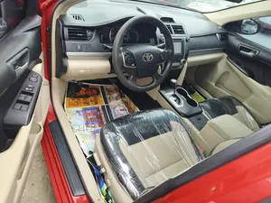 Toyota Camry LE 4dr Sedan (2.5L 4cyl 6A) 2014 Red