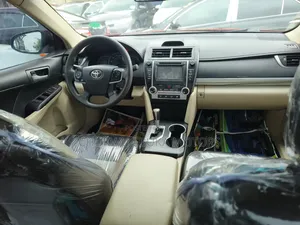 Toyota Camry LE 4dr Sedan (2.5L 4cyl 6A) 2014 Red