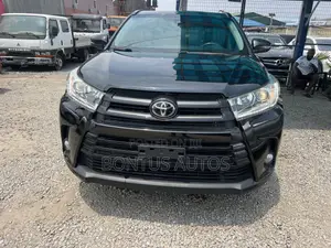 Toyota Highlander SE 4x2 V6 (3.5L 6cyl 8A) 2018 Black