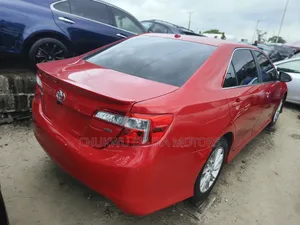 Toyota Camry SE 4dr Sedan (2.5L 4cyl 6A) 2012 Red