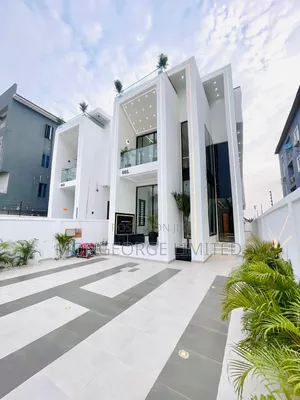 5bdrm Duplex in Chevron for sale