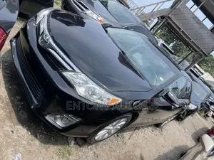 Toyota Camry XLE 4dr Sedan (2.5L 4cyl 6A) 2013 Black