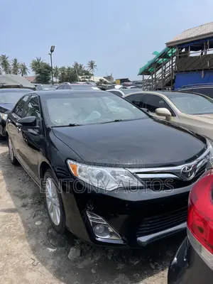 Toyota Camry XLE 4dr Sedan (2.5L 4cyl 6A) 2013 Black