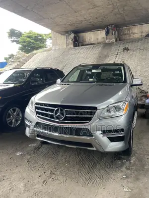Mercedes-Benz M Class ML350 4MATIC 4dr SUV AWD (3.5L 6cyl 7A) 2014 Gray