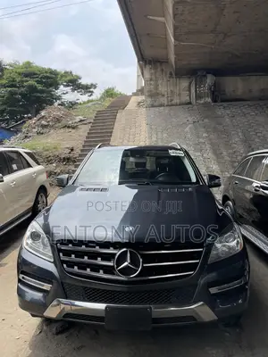 Mercedes-Benz M Class ML350 4MATIC 4dr SUV AWD (3.5L 6cyl 7A) 2014