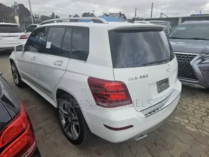 Mercedes-Benz GLK-Class Base GLK 350 4dr AWD 4MATIC (3.5L 6cyl 7A) 2015