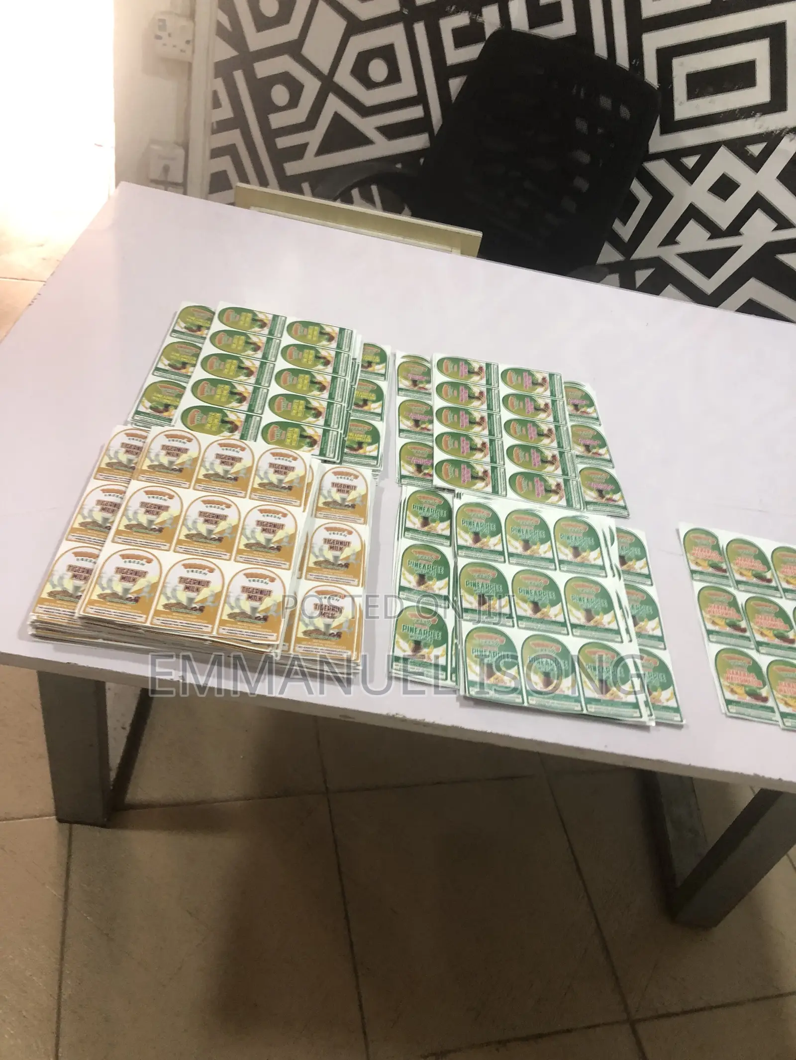 Stickers Printing for Packaging (Print and Cut Available)