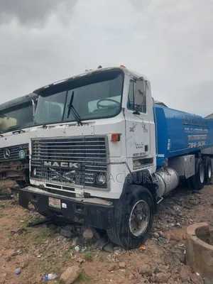 Mack Petroleum Tanker 20,000 Litres Compay Used