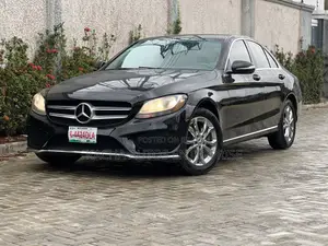 Mercedes-Benz C300 2015 Black