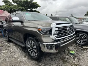 Toyota Sequoia 2014