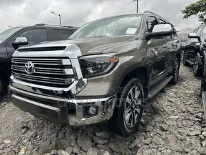 Toyota Sequoia 2014