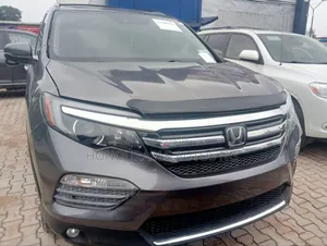 Honda Pilot Touring AWD 2018 Gray