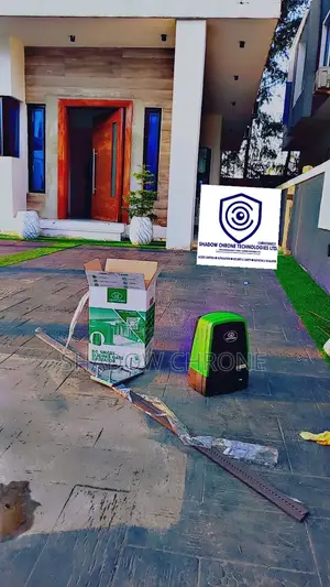Photo - Centurion D5 Smart Gate Motor – Fast, Strong & Reliable