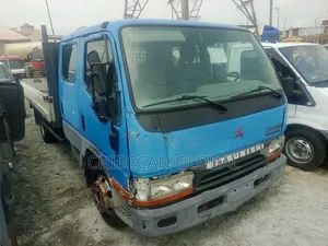 Mitsubishi Canter Pickup Truck With Double Cabin 6 Tyres