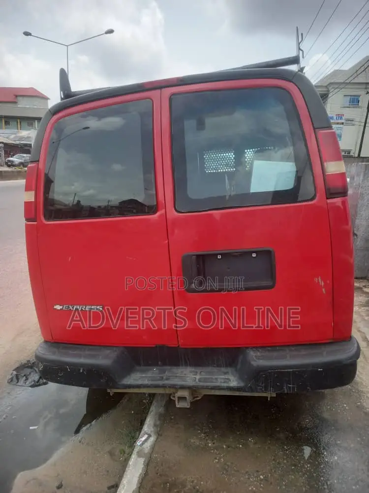 Chevrolet 3500 2008 Red
