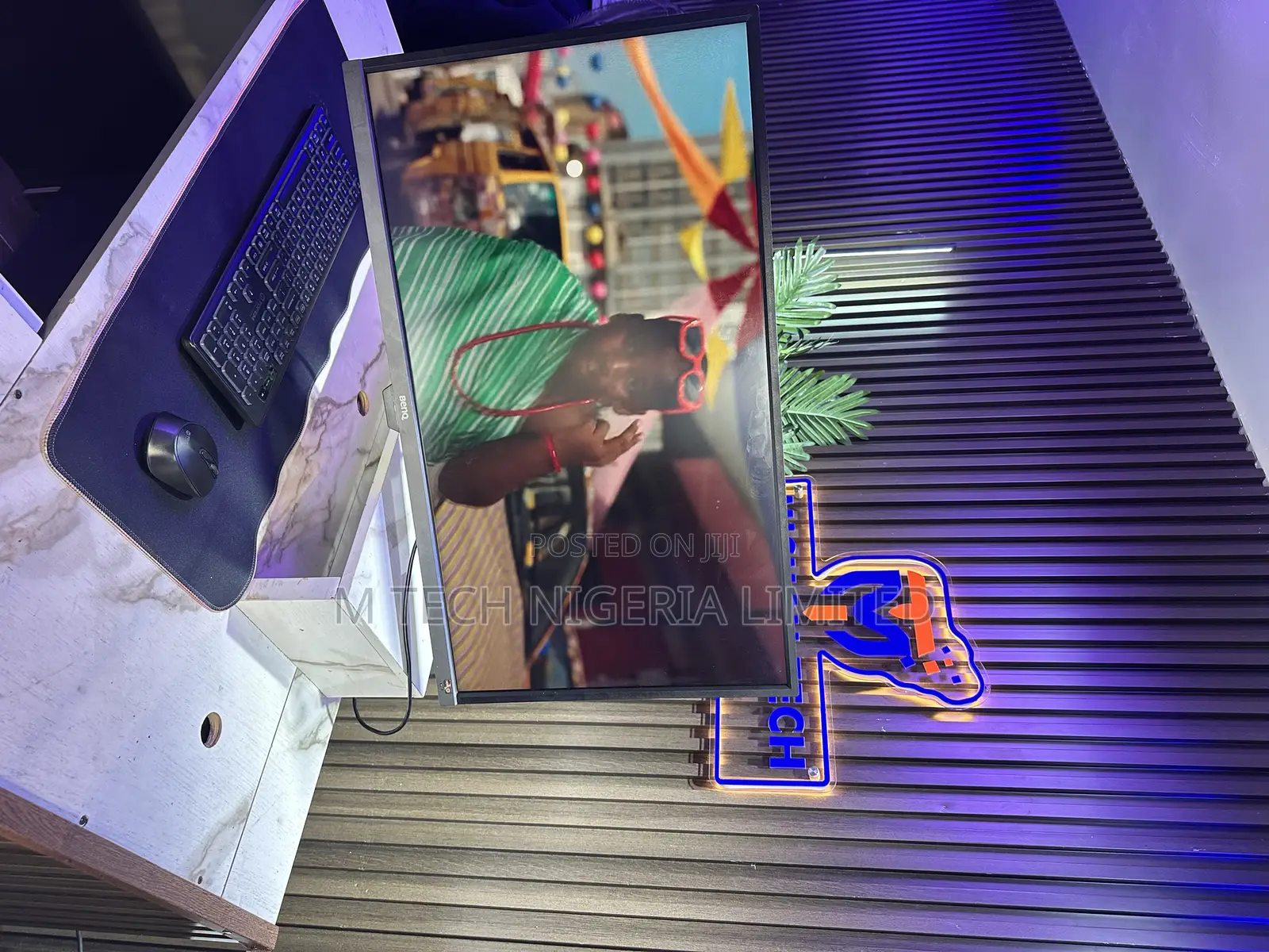 32” Uhd Benq With Type C