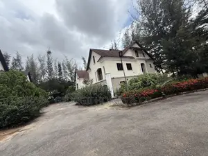 5bdrm Duplex in Utako for sale