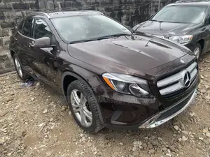 Mercedes-Benz GLA 250 2018 Brown