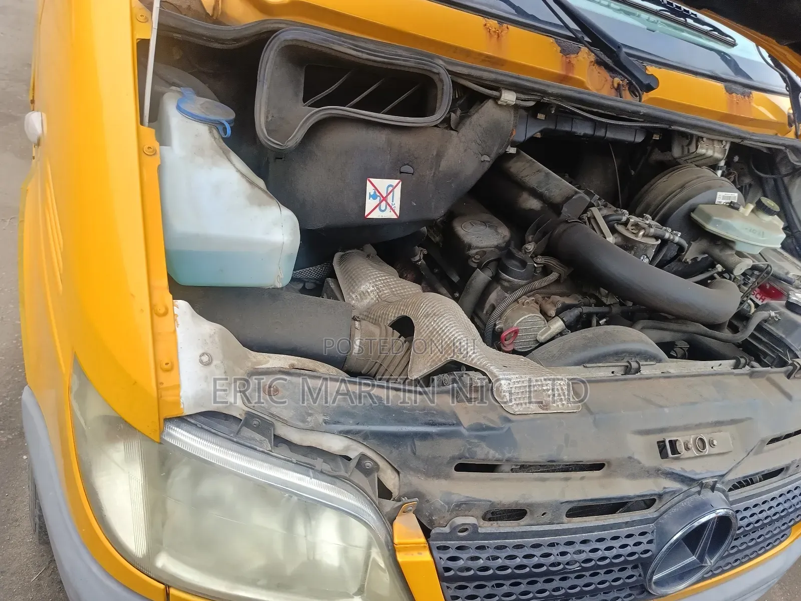 Ford Transit 2004 Yellow