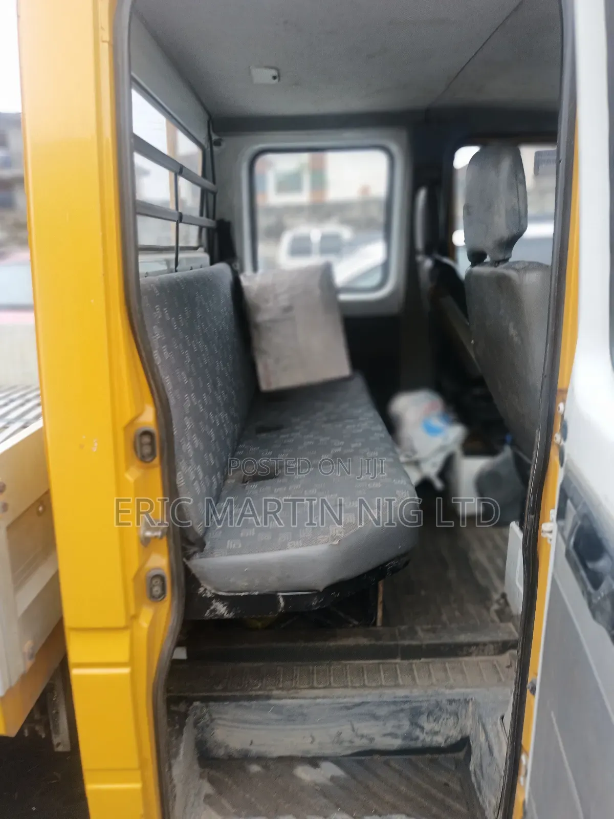 Ford Transit 2004 Yellow