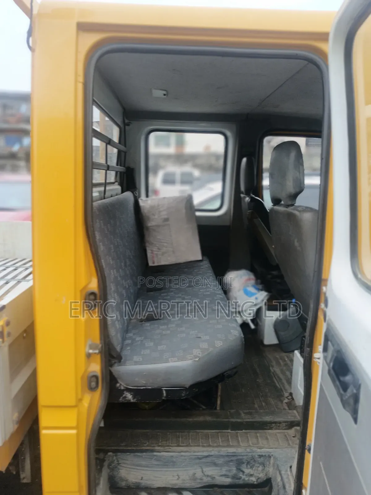 Ford Transit 2004 Yellow