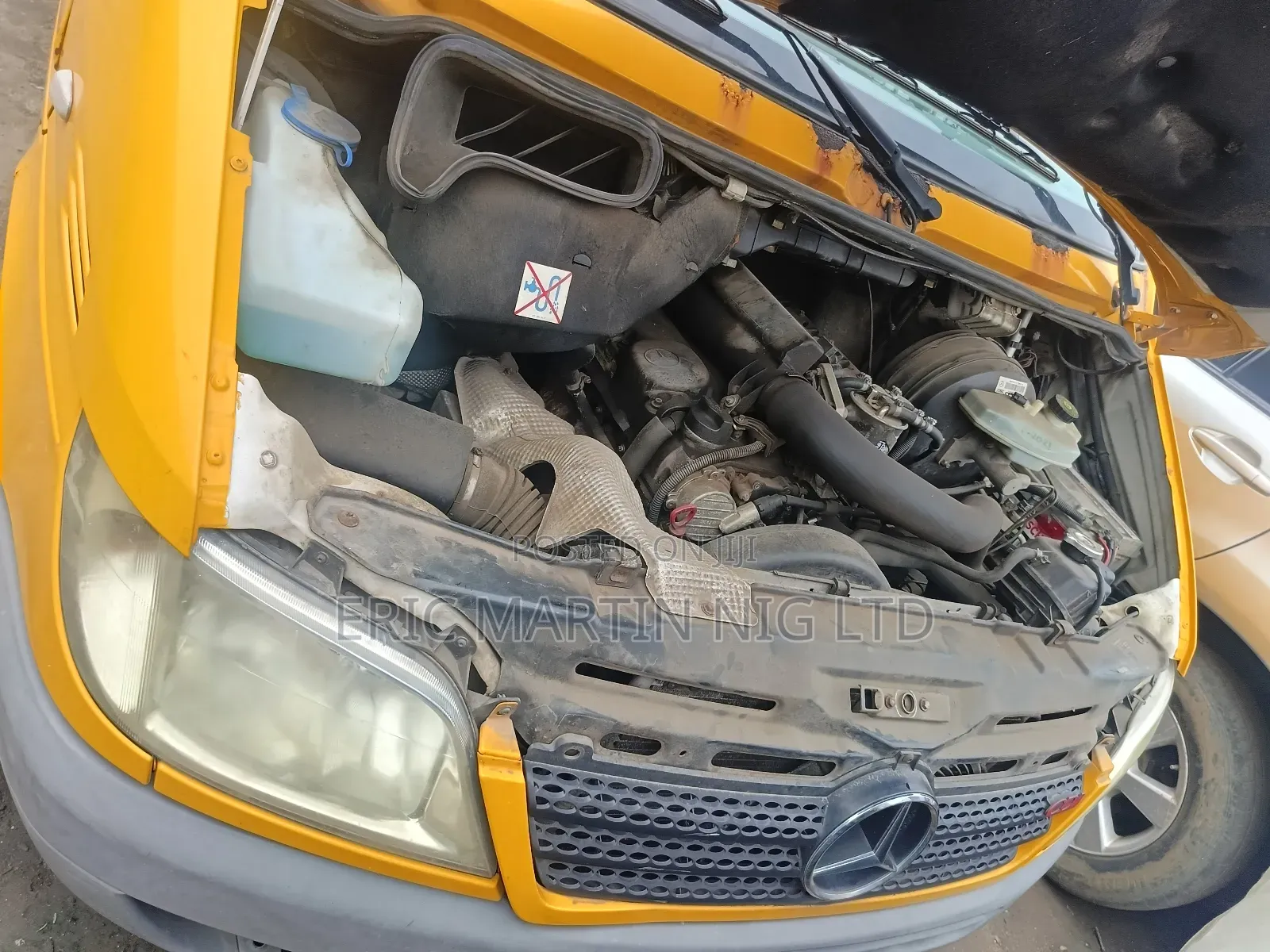 Ford Transit 2004 Yellow