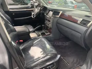 Lexus LX 570 AWD 2016 Gray