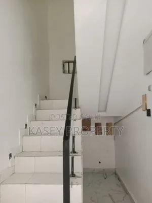 2bdrm Duplex in Warri for rent