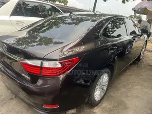 Lexus ES 2015 Brown