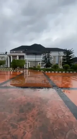 8bdrm Maisonette in New Gra, Port for sale