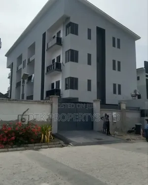 3bdrm Block of Flats in Ensuite Off Freedom for sale
