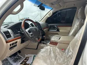 Toyota Land Cruiser Prado 2018 White