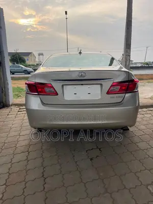 Lexus ES 350 2011 Gold