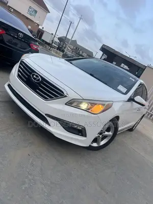 Hyundai Sonata Limited Sedan FWD (2.4L 4cyl 6A) 2016 White
