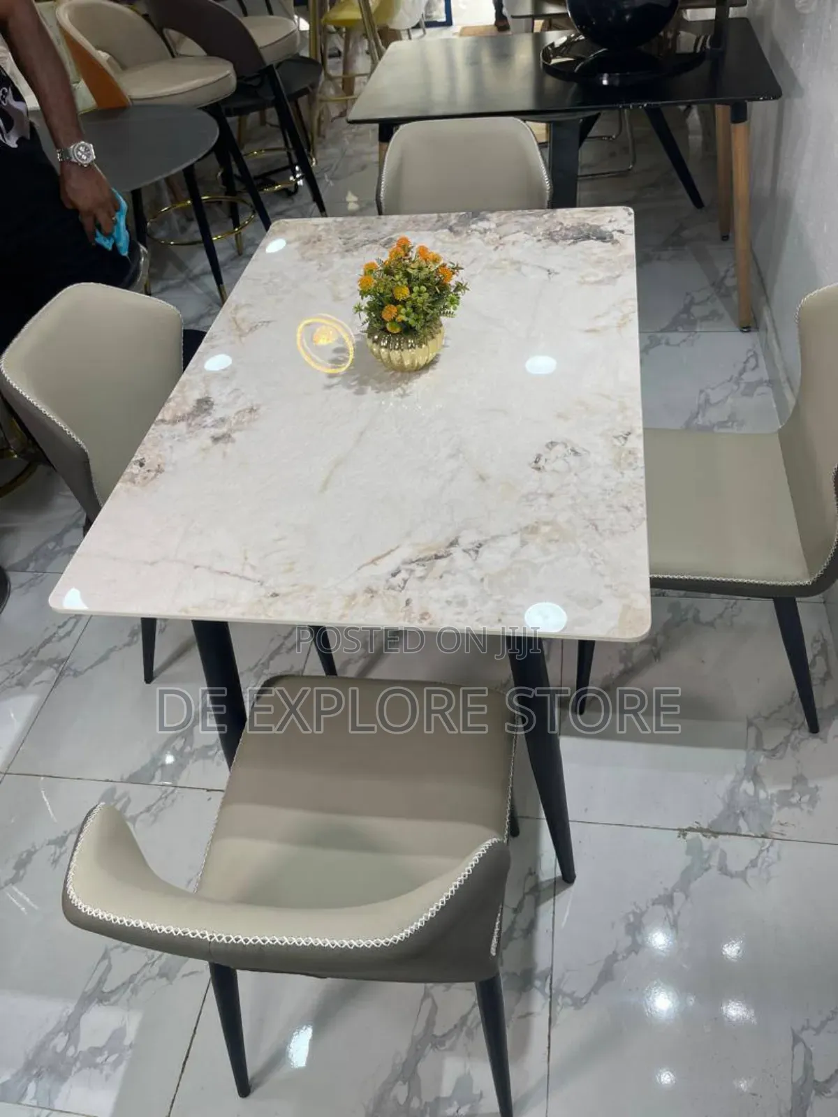 Big Table for 4 Dining Set Available as Seen