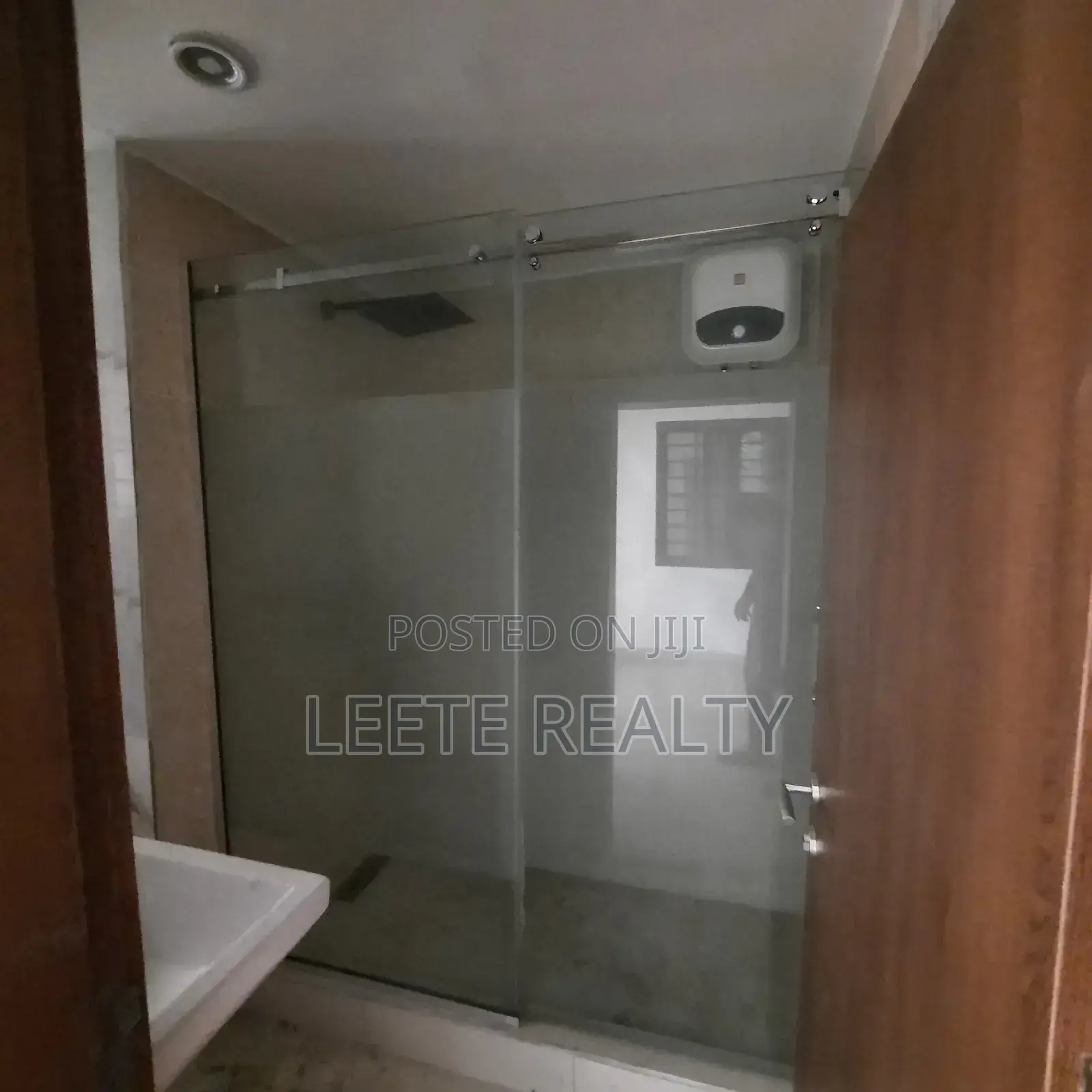 5bed-room Terrace Duplex