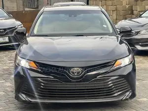 Photo - Toyota Camry 2018 Black