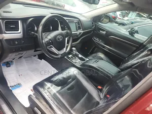 Toyota Highlander 2017 Red