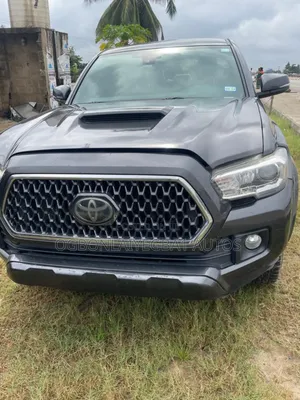 Photo - Toyota Tacoma TRD Sport 2019 Black
