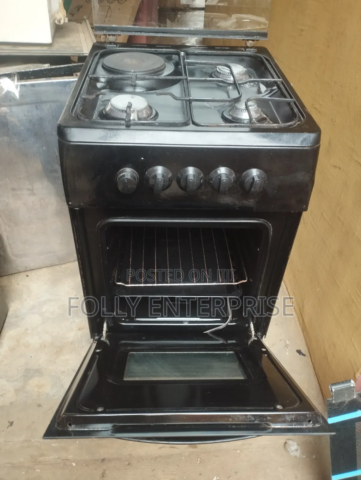 Three Burner Gas Cooker With Hotplate
