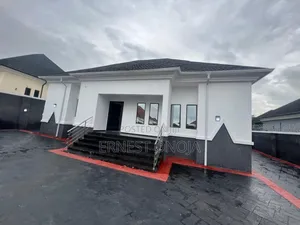 3bdrm Bungalow in Efab Verizon, Gwarinpa for sale